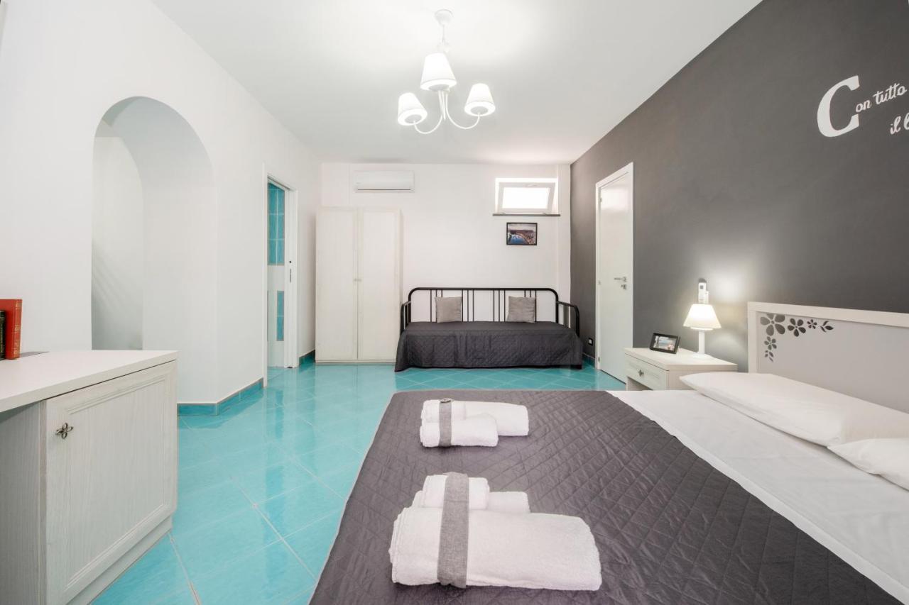 La Casa Del Pozzo Vecchio Bed & Breakfast Procida Exterior photo